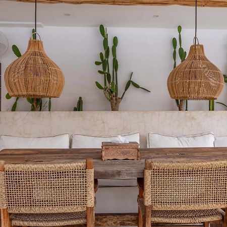 Turan Casa Auri Seminyak Villa Екстериор снимка