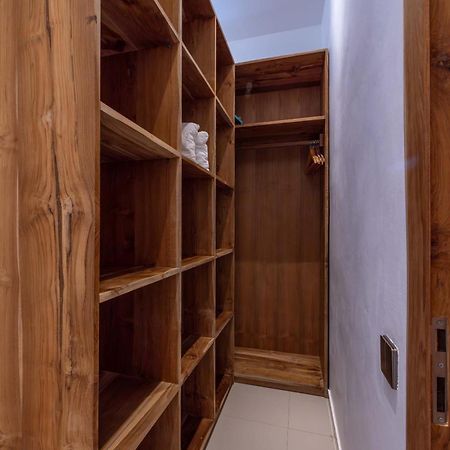 Turan Casa Auri Seminyak Villa Екстериор снимка