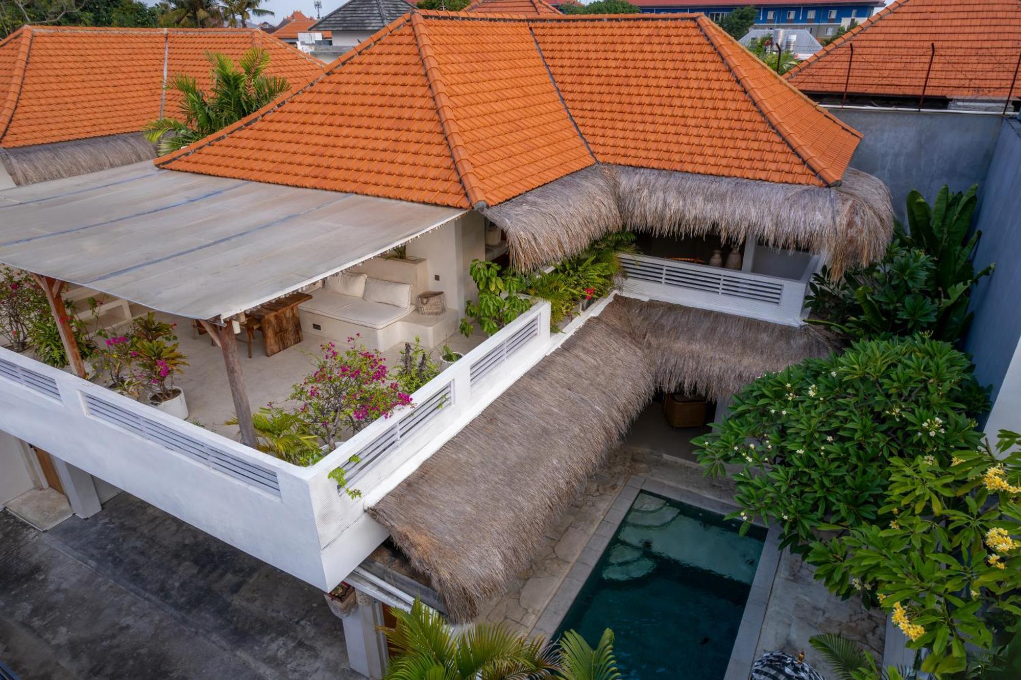 Turan Casa Auri Seminyak Villa Екстериор снимка