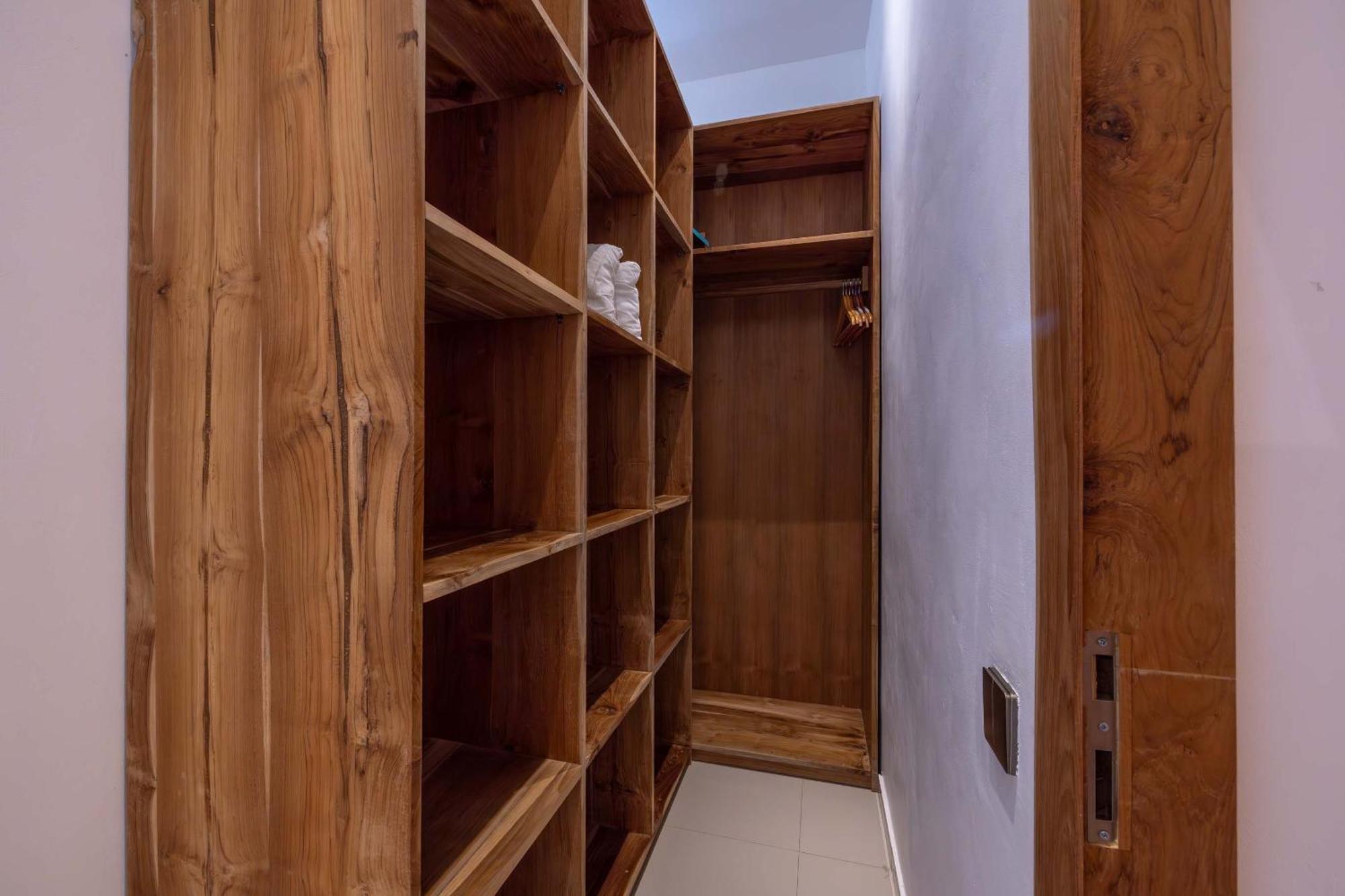 Turan Casa Auri Seminyak Villa Екстериор снимка
