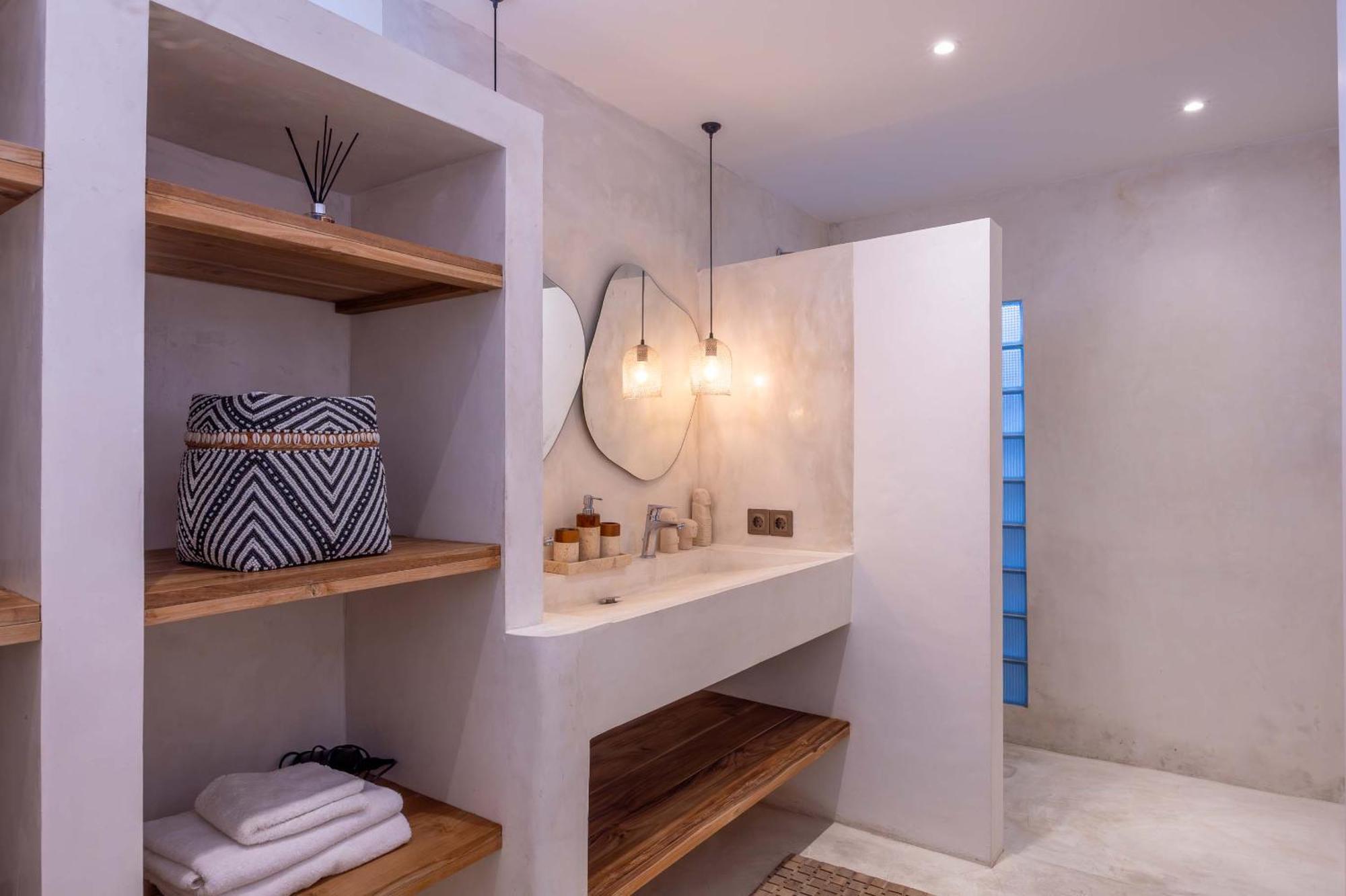 Turan Casa Auri Seminyak Villa Екстериор снимка